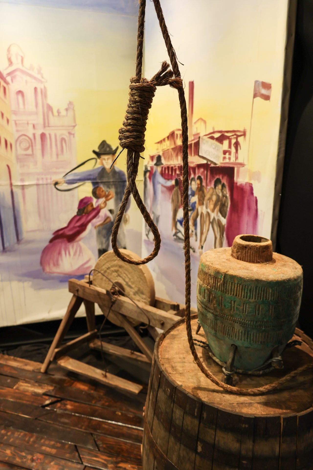 closeup of a noose and a pot at the Roots 101 Moyo exhibit